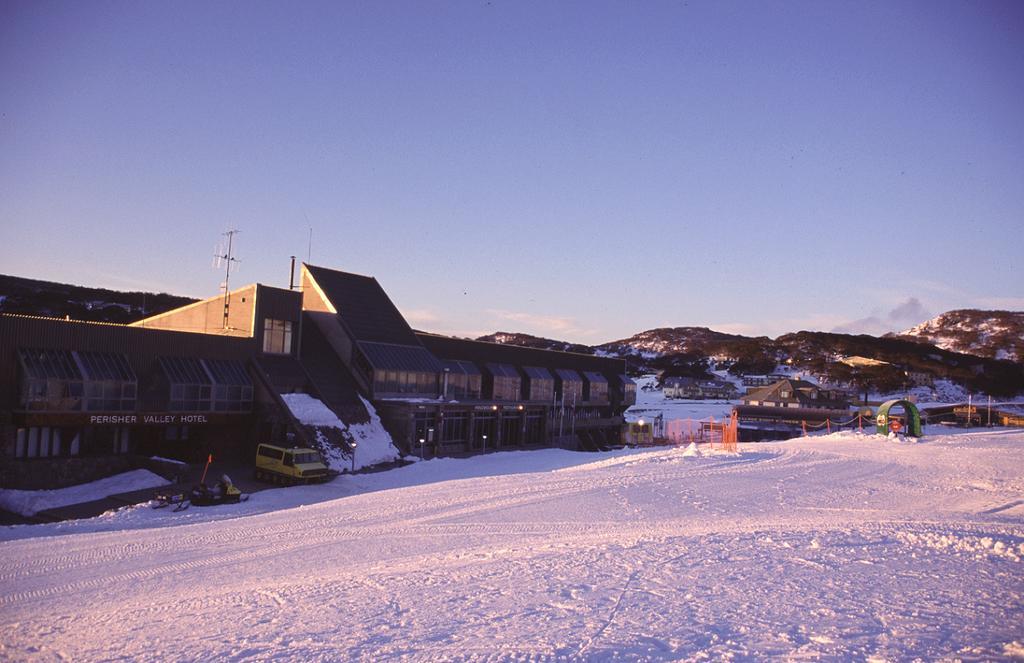 The Perisher Valley Hotel Exteriör bild